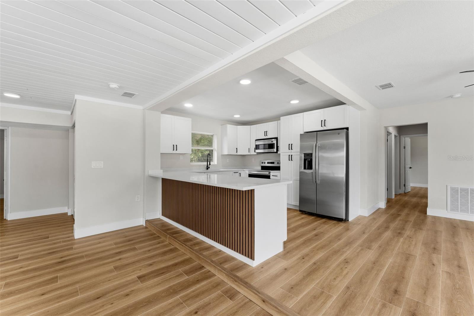 1218 CRESCENT ST — photo 7