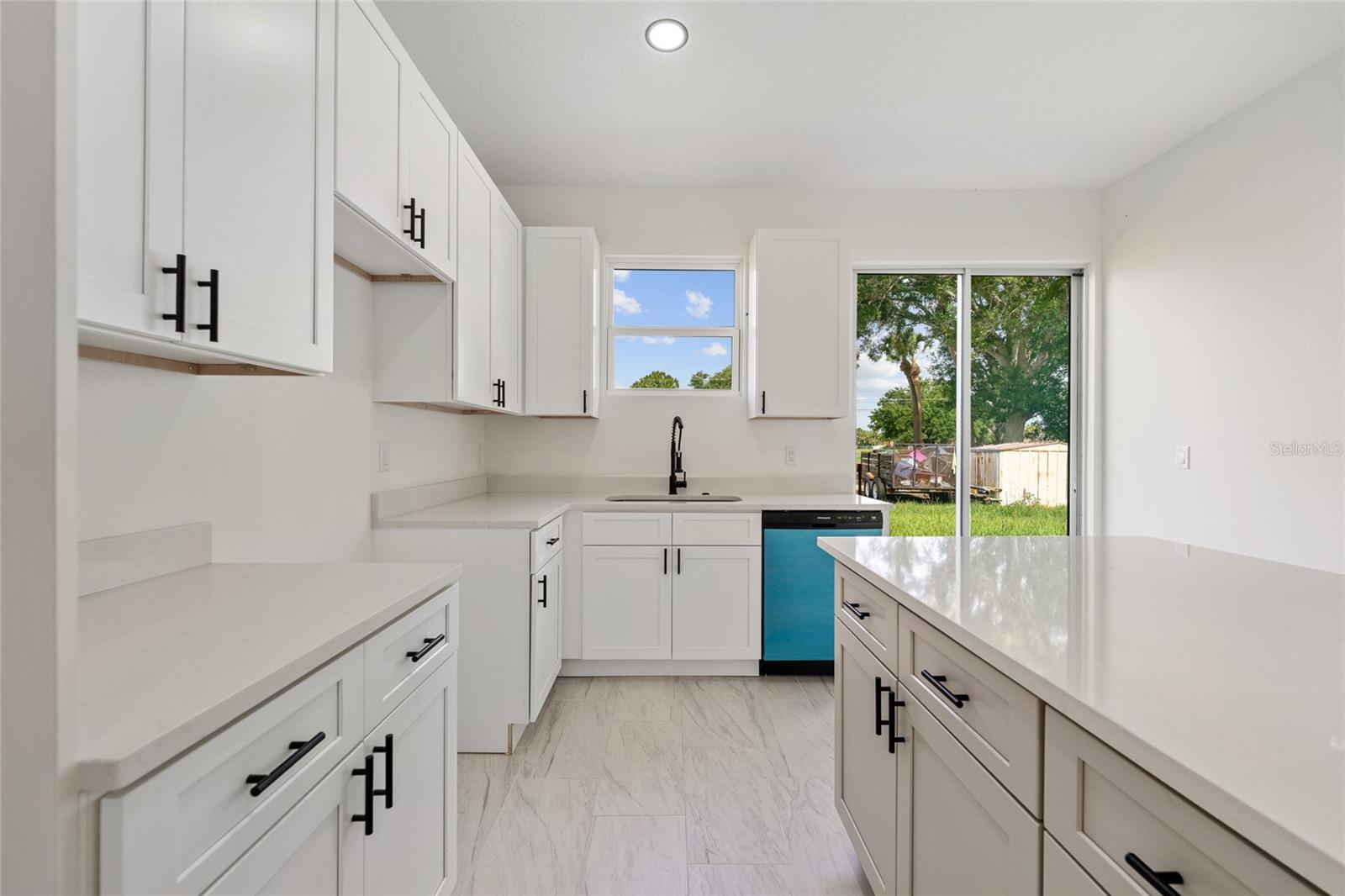 2048 DIXIE AVE — photo 9
