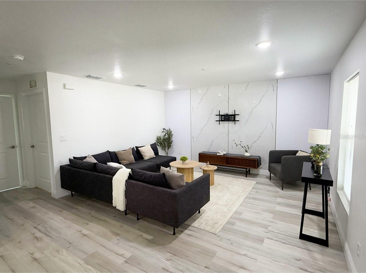 2201 CONWAY DR #102 — photo 9