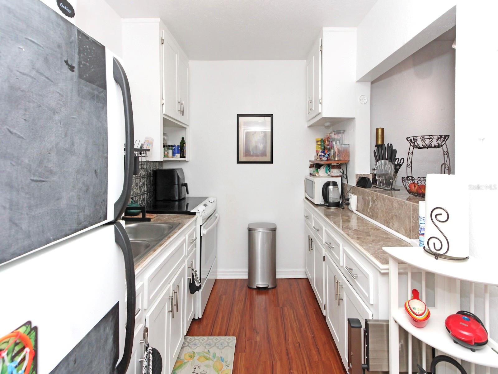 2541 S PALMETTO AVE — photo 9