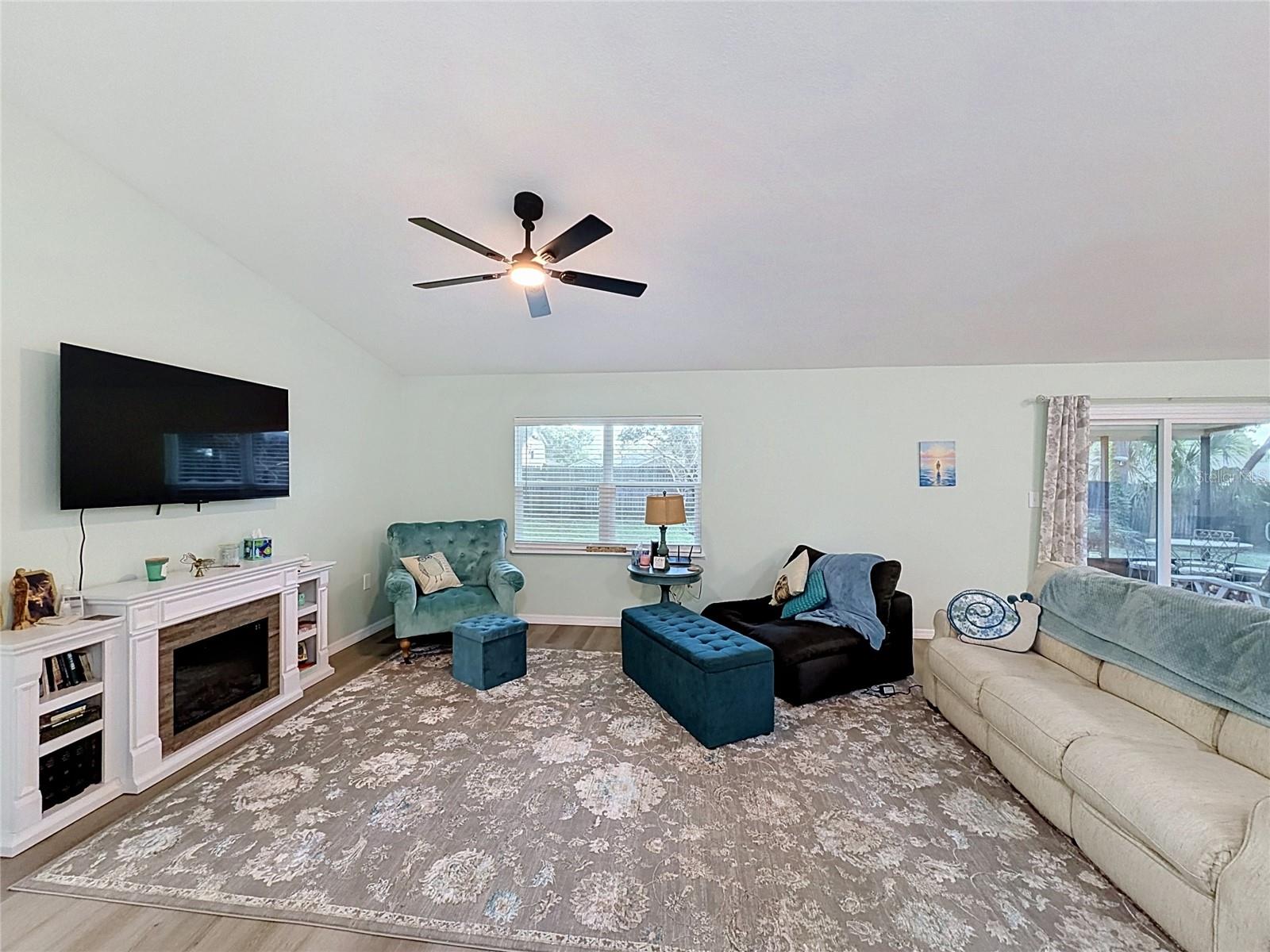 706 OLD CREEK CT — photo 2