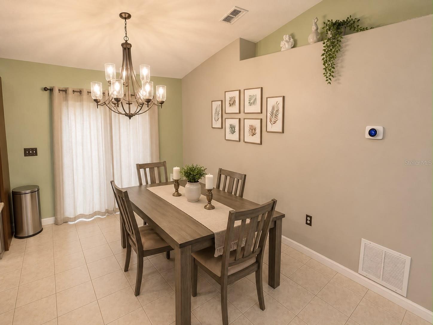 2333 AINSWORTH AVE — photo 10