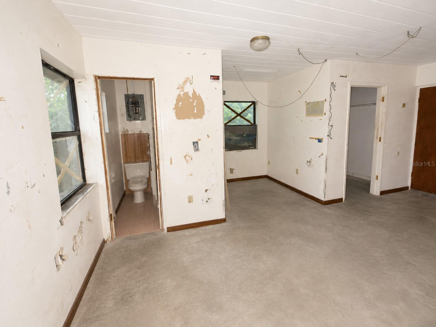 217 PLUMOSA RD — photo 9
