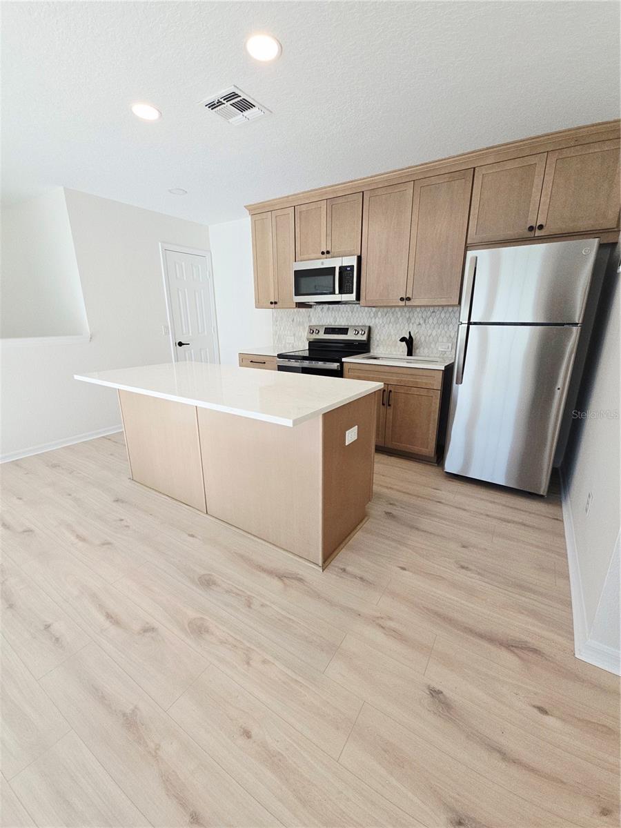 1106 RUSH CT #B — photo 5