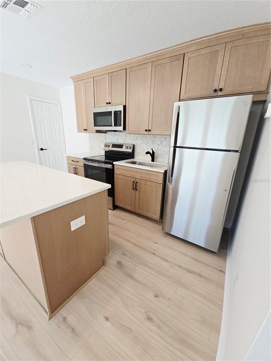 1106 RUSH CT #B — photo 6