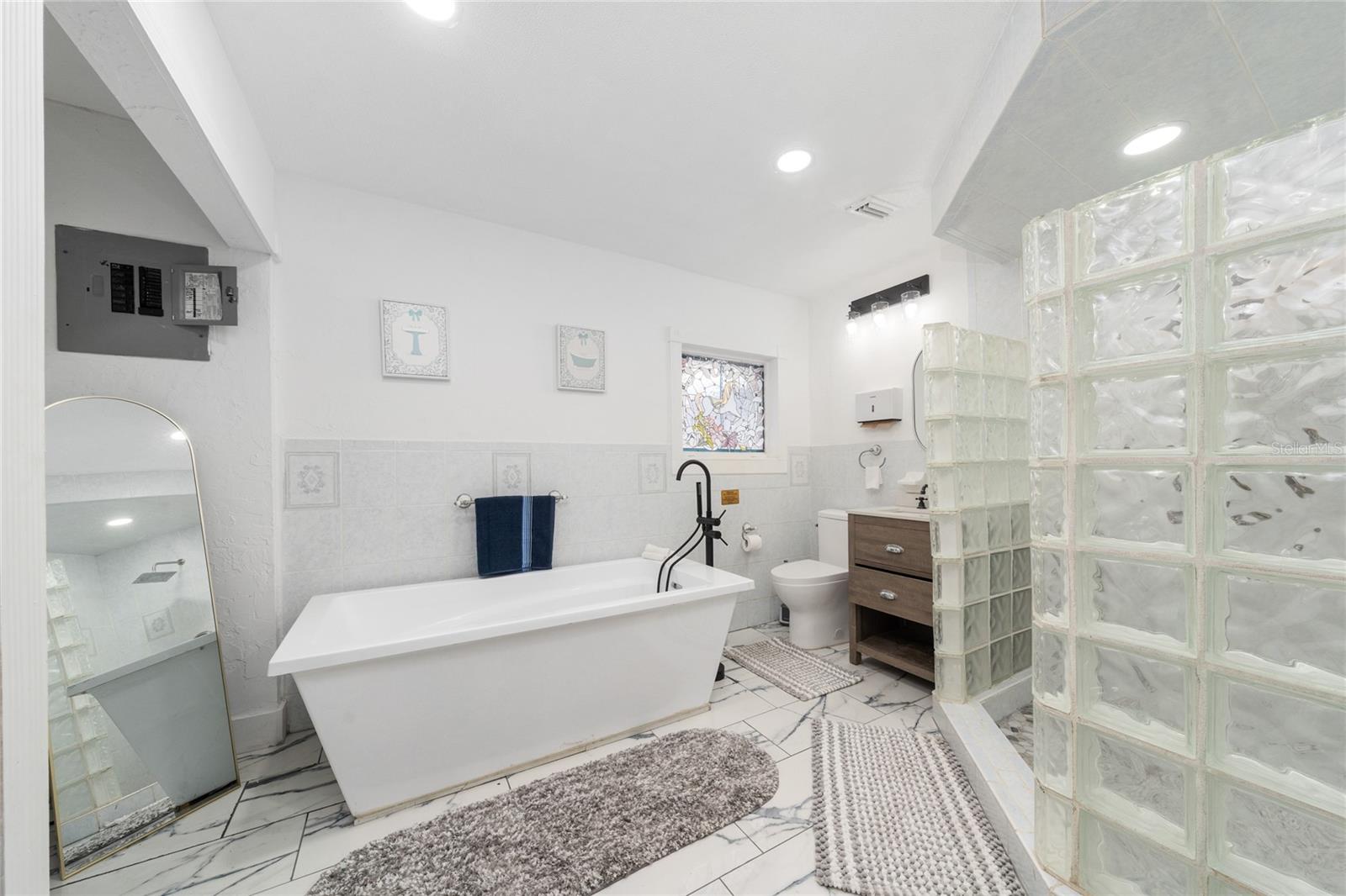 711 BRIARCLIFFE ST #B — photo 6