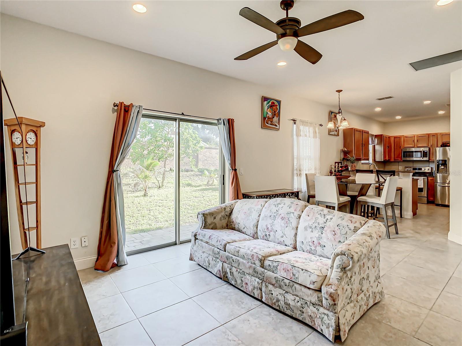 8735 ISLA BELLA DR — photo 3