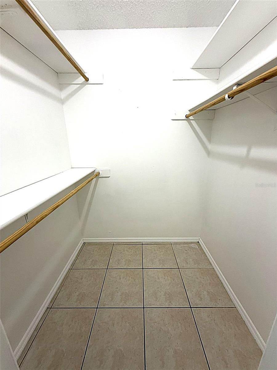 546 PIGEON CIR — photo 10