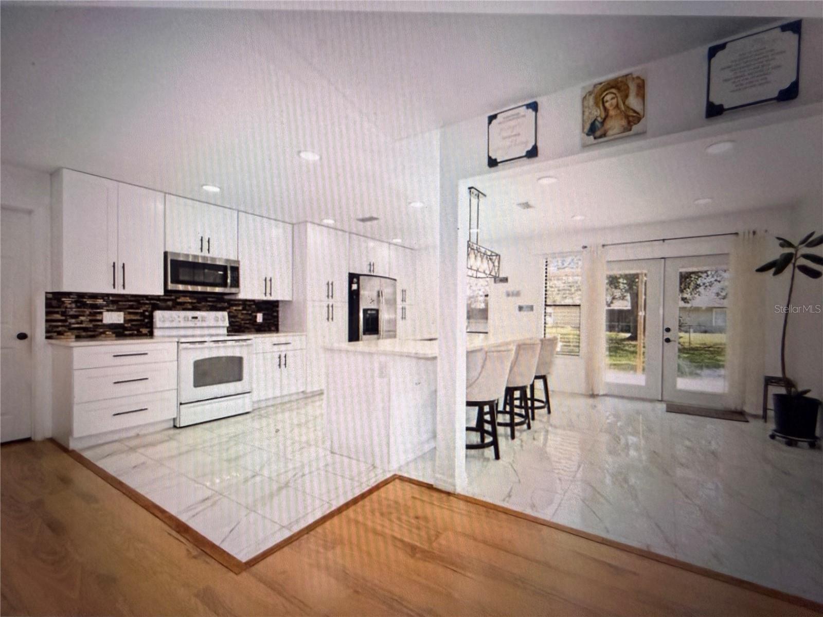 3189 SAINT JAMES AVE — photo 3