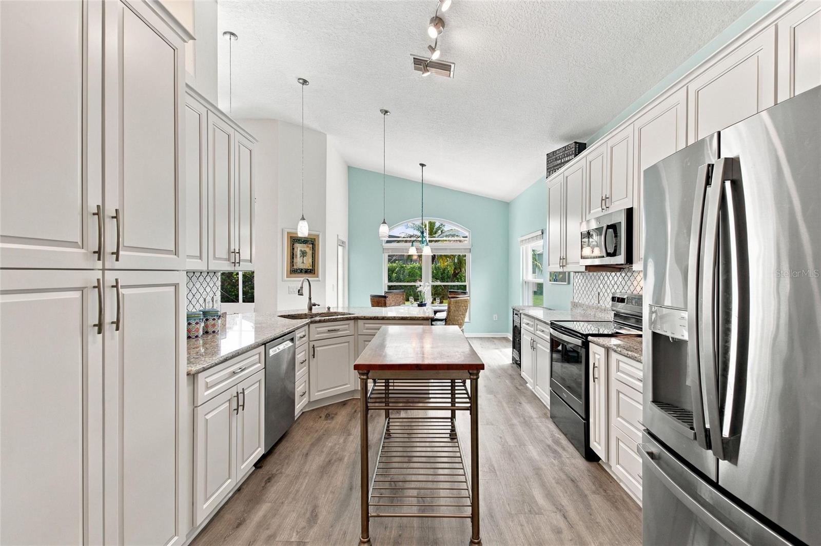 122 OAK HAMMOCK DR — photo 3