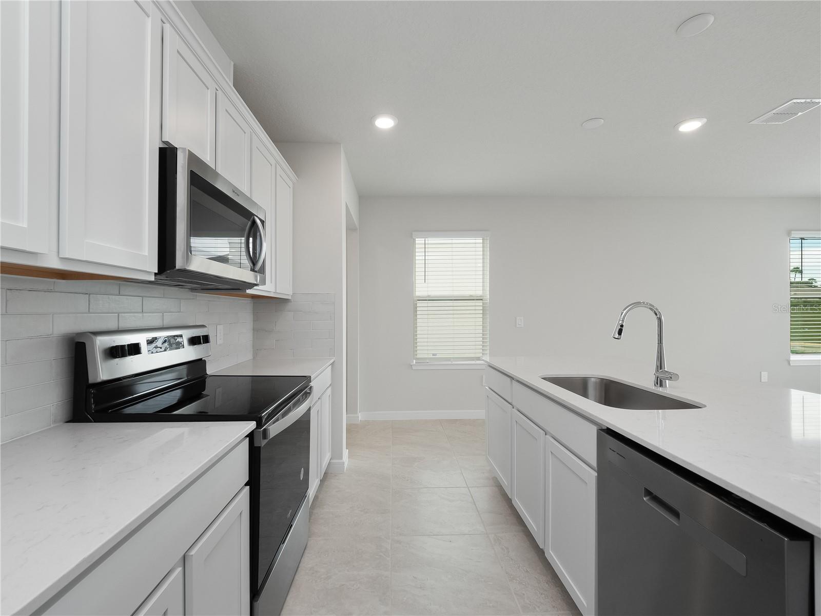 2214 LOVELY LN — photo 4