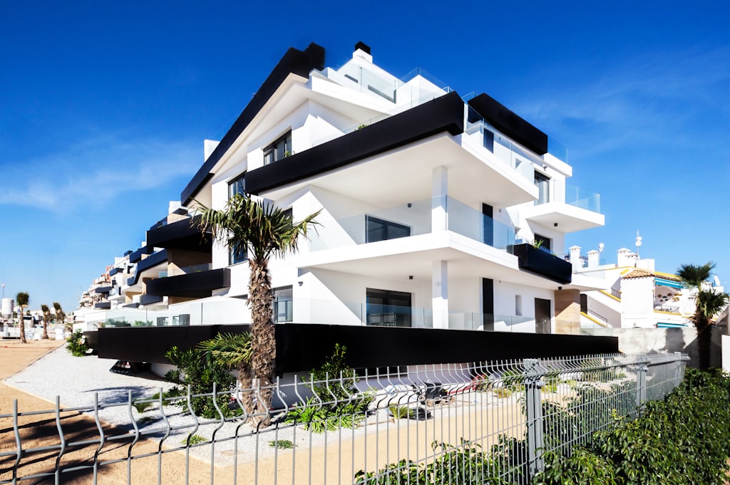 406 S ORLEANS AVE