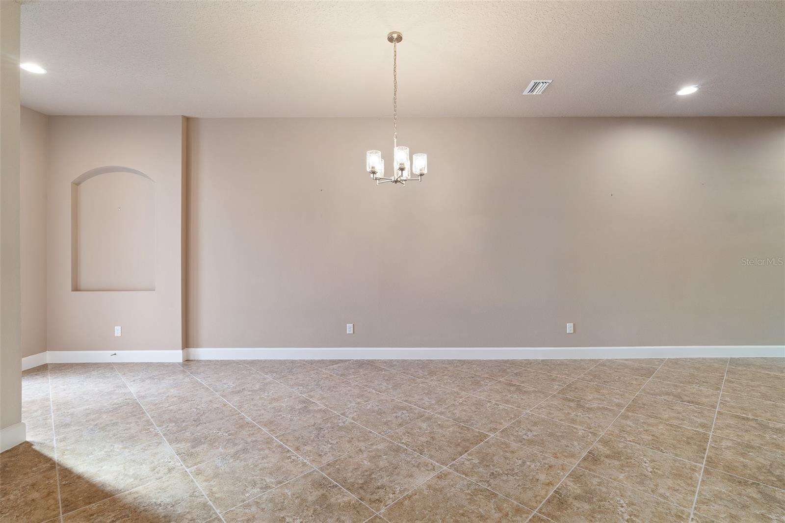 829 PINEWOOD DR — photo 8