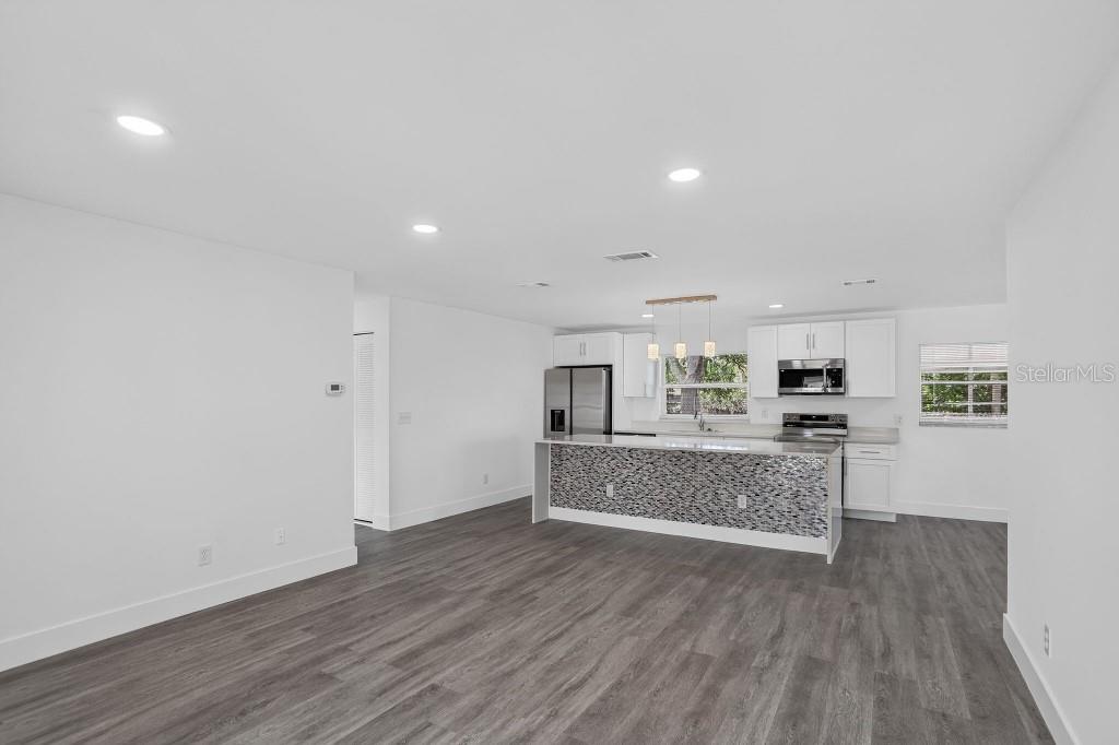 1013 SULLIVAN ST — photo 4