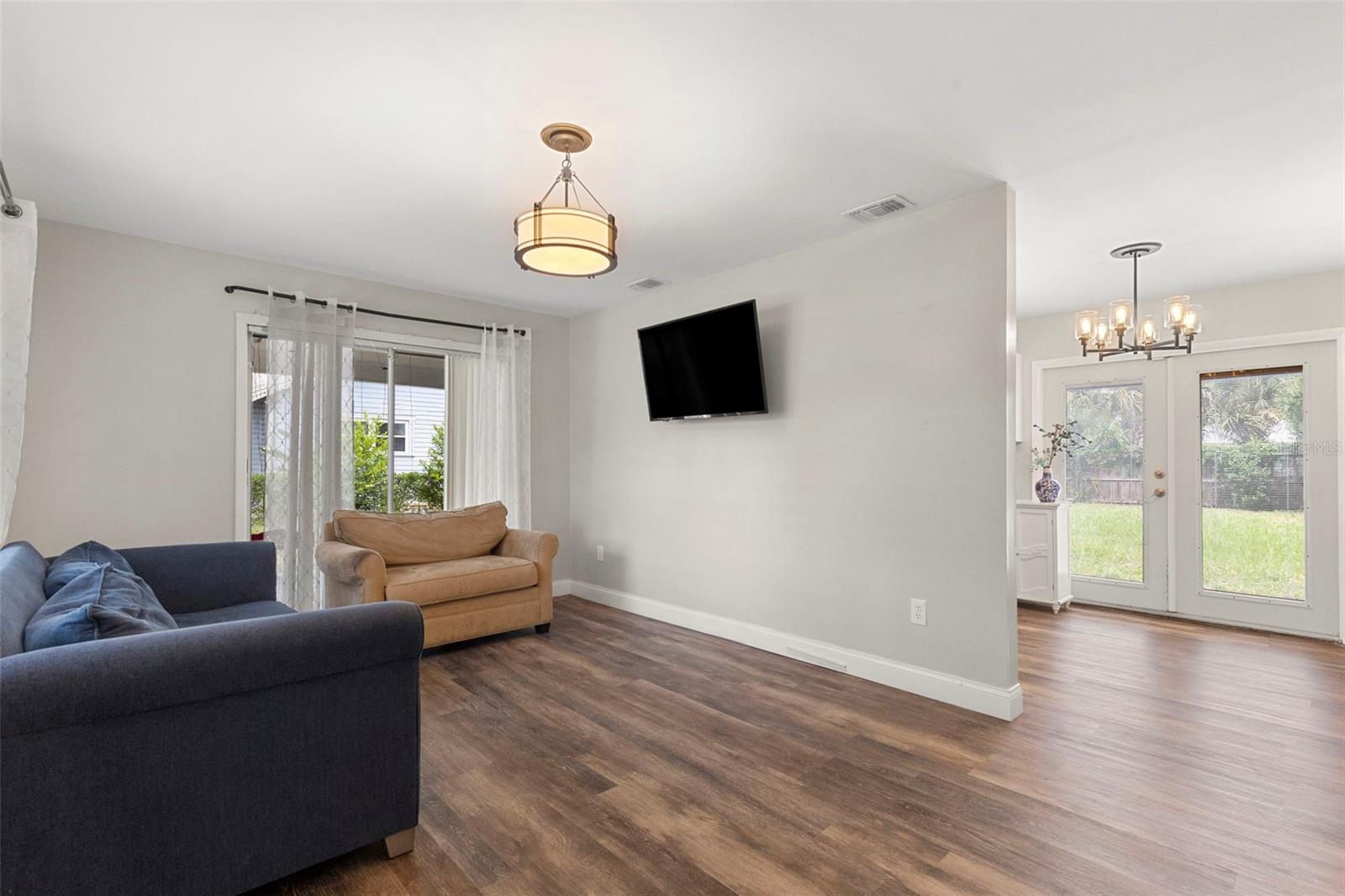 1218 E NEW ORLEANS AVE — photo 11