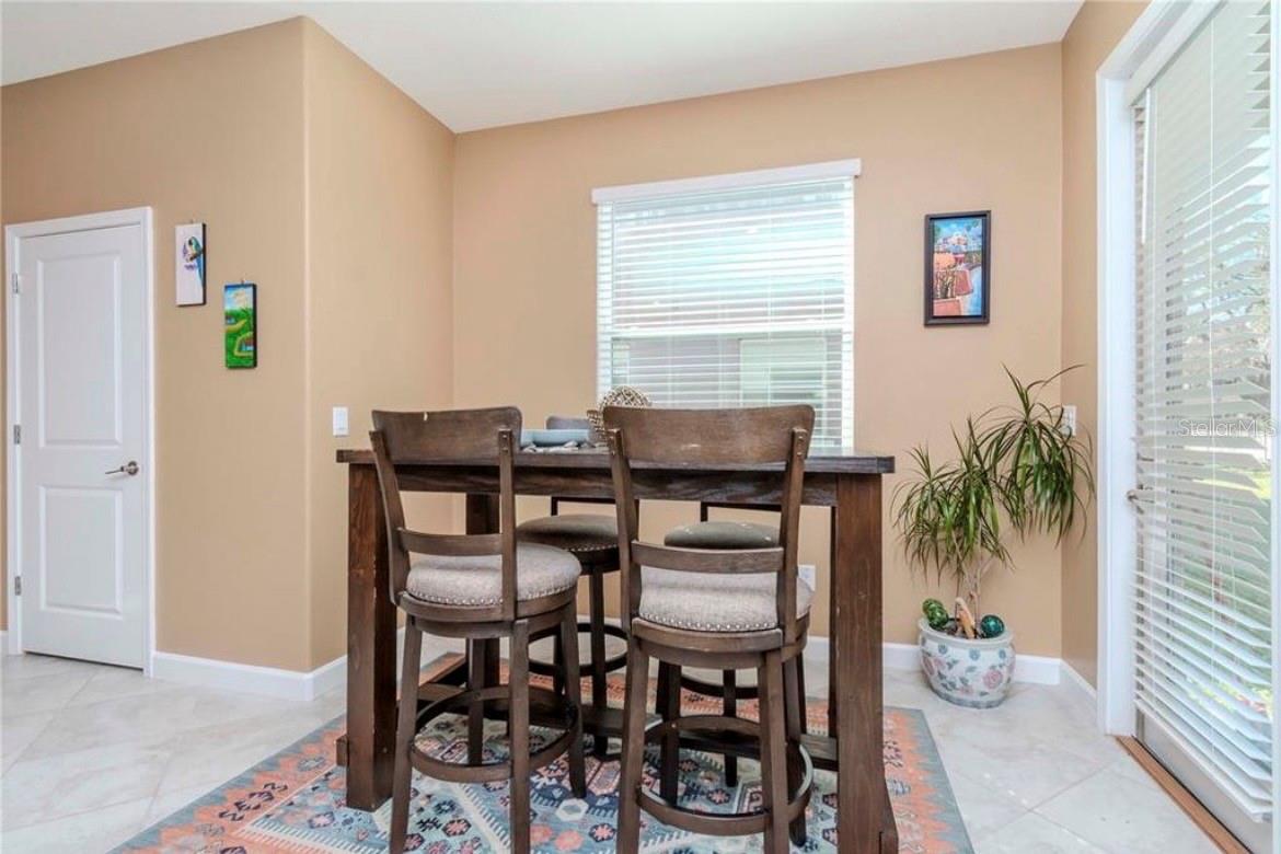 6827 CITRUS CREEK LN — photo 12
