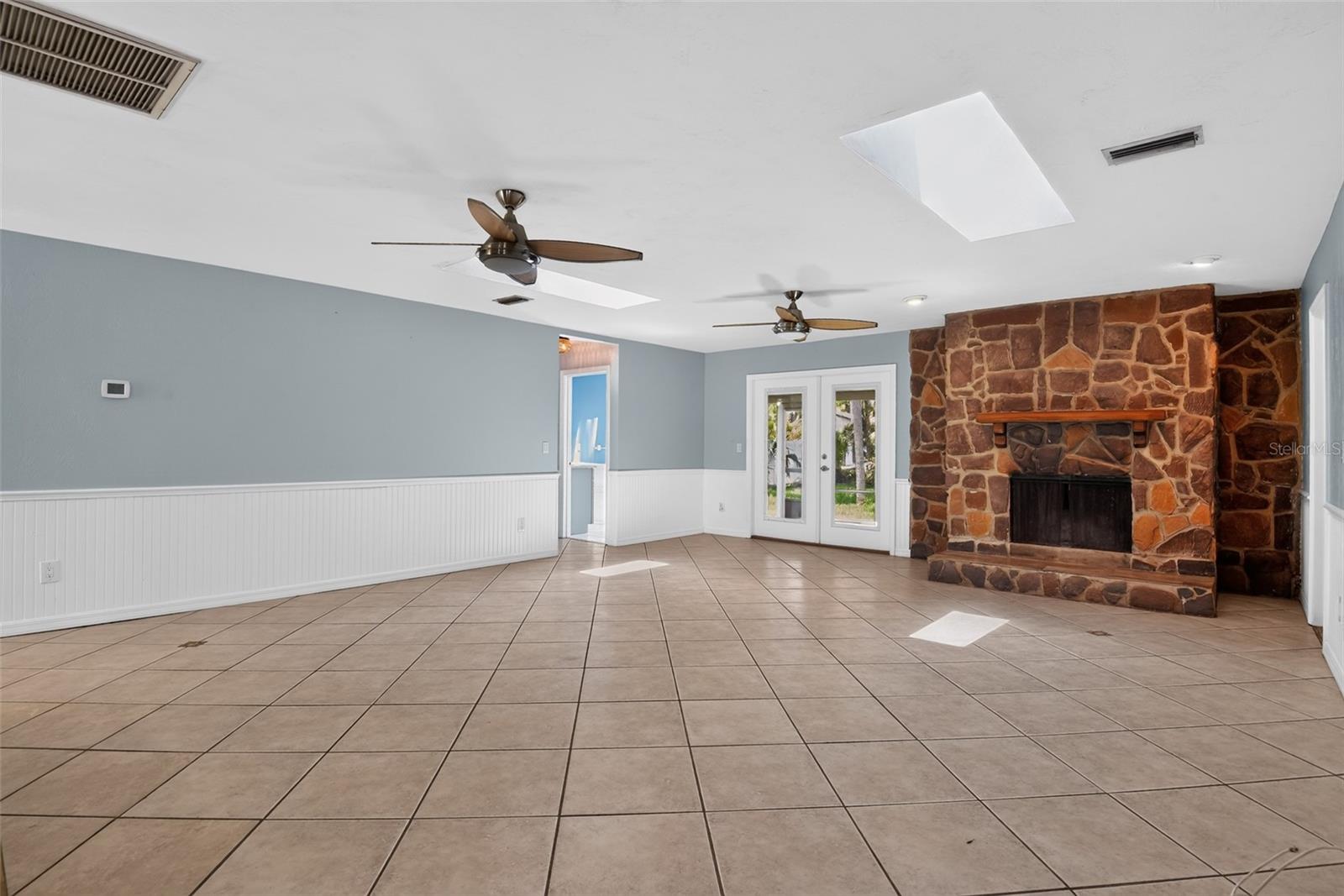 408 PALM AVE — photo 5