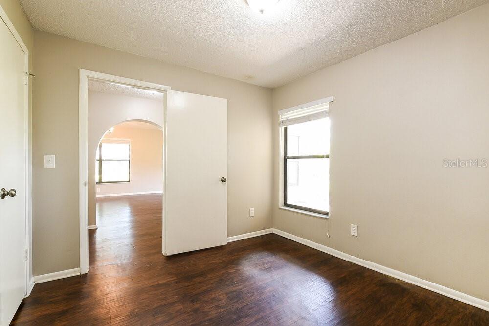534 S SUNDANCE DR — photo 4