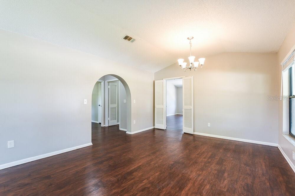 534 S SUNDANCE DR — photo 6