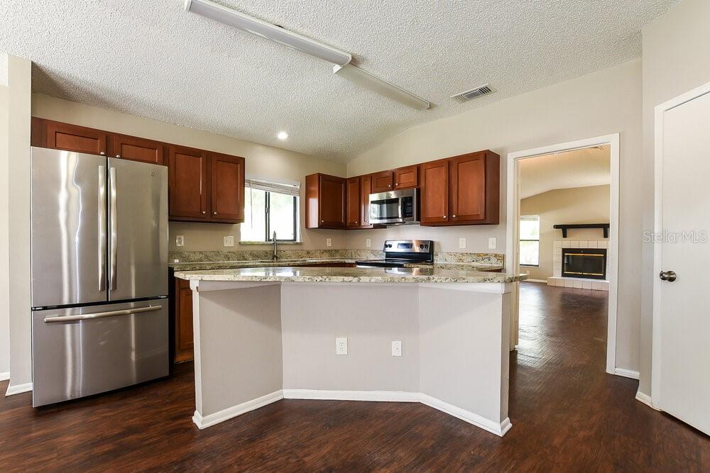 534 S SUNDANCE DR — photo 8