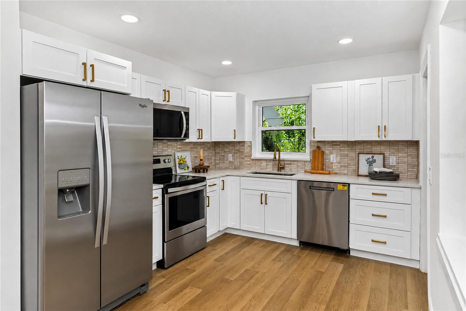 112 COLOMBA RD — photo 2