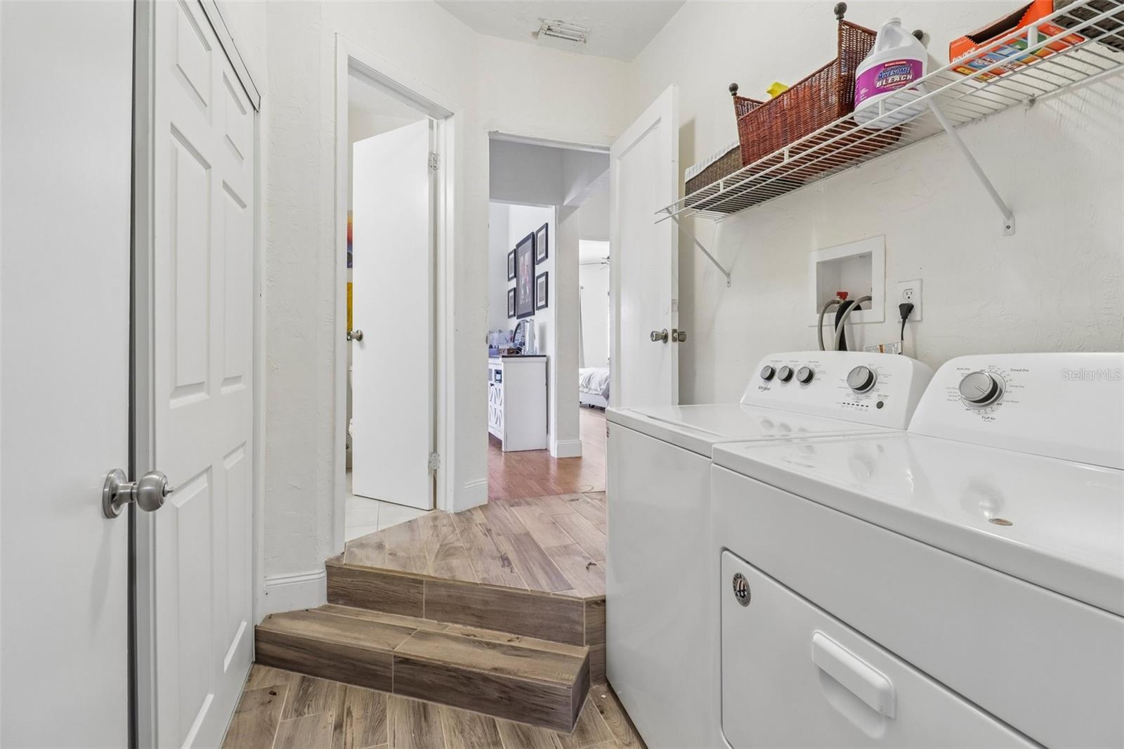 300 REVILO BLVD — photo 12