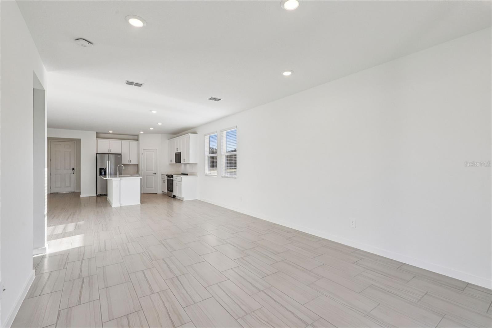 8 GARNI DR — photo 8