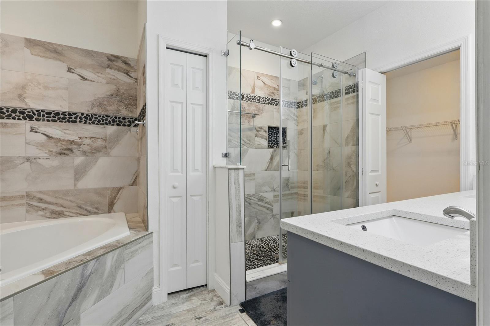 3024 W DOUGLAS ST — photo 12