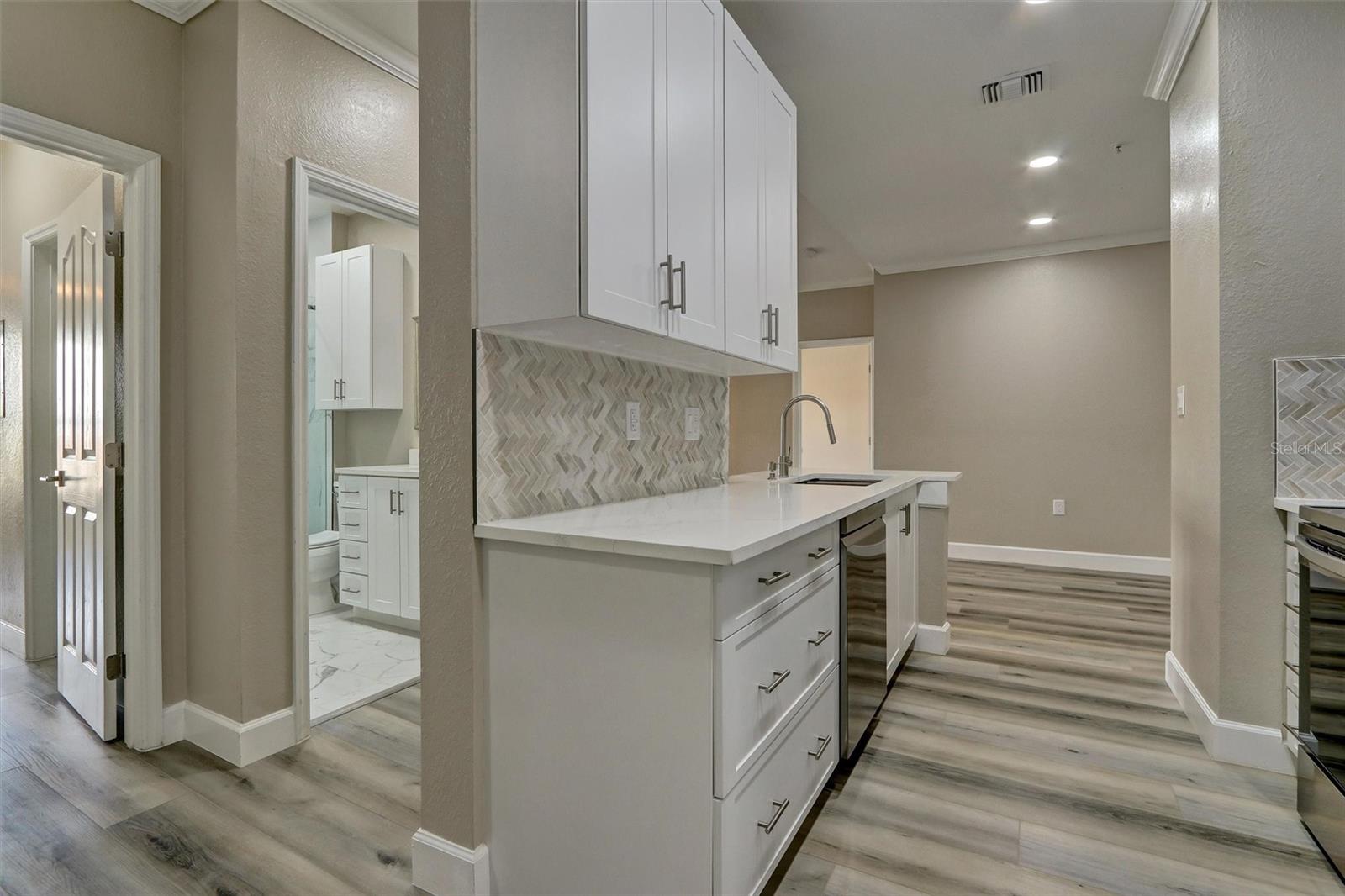 5000 CULBREATH KEY WAY #4-306 — photo 2