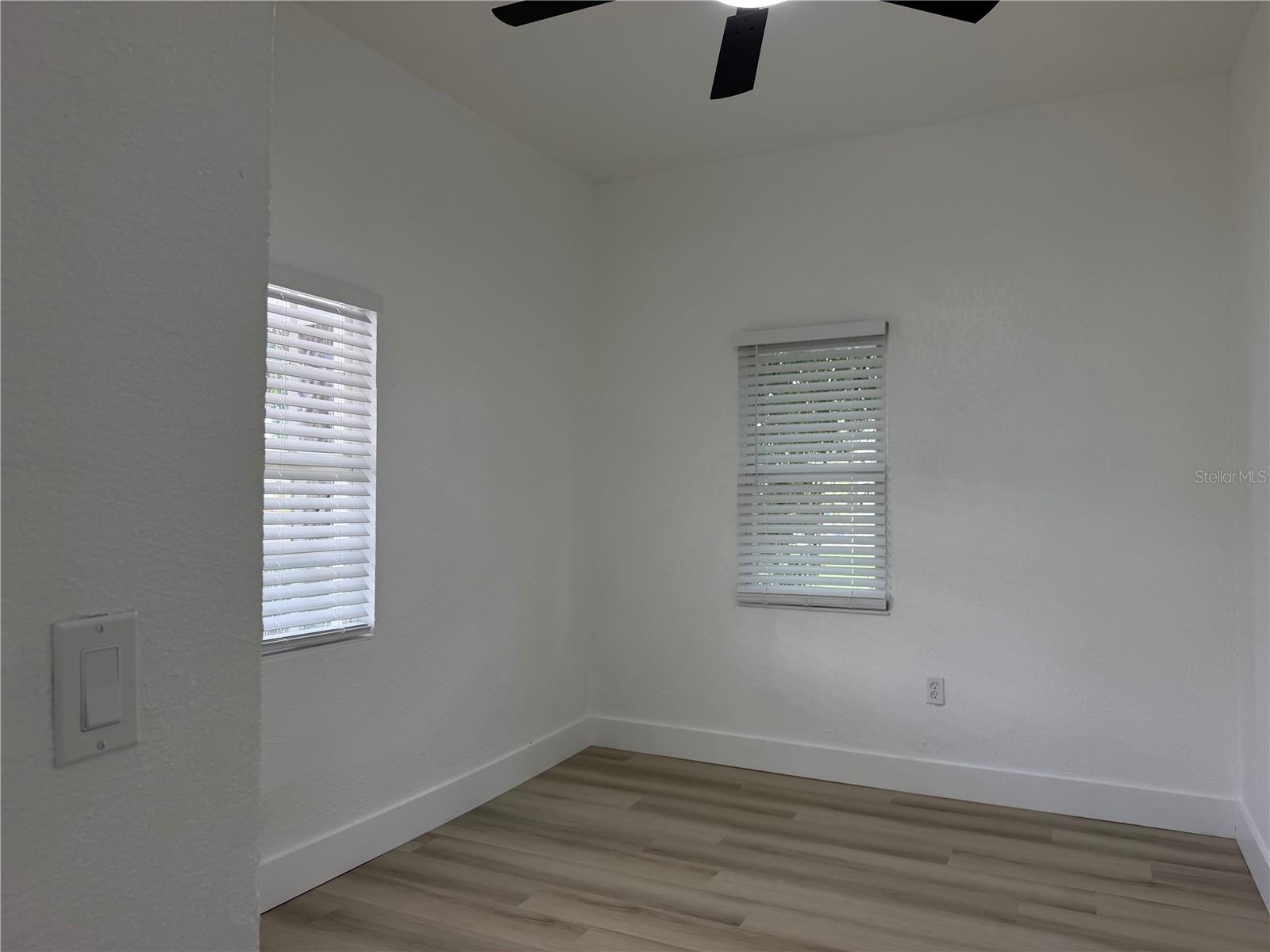 2604 E LAKE AVE — photo 12