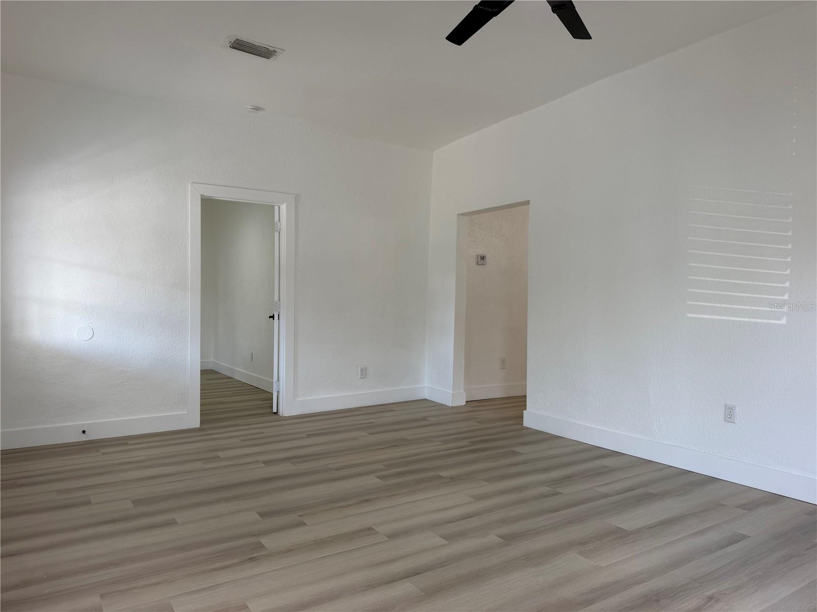 2604 E LAKE AVE — photo 4