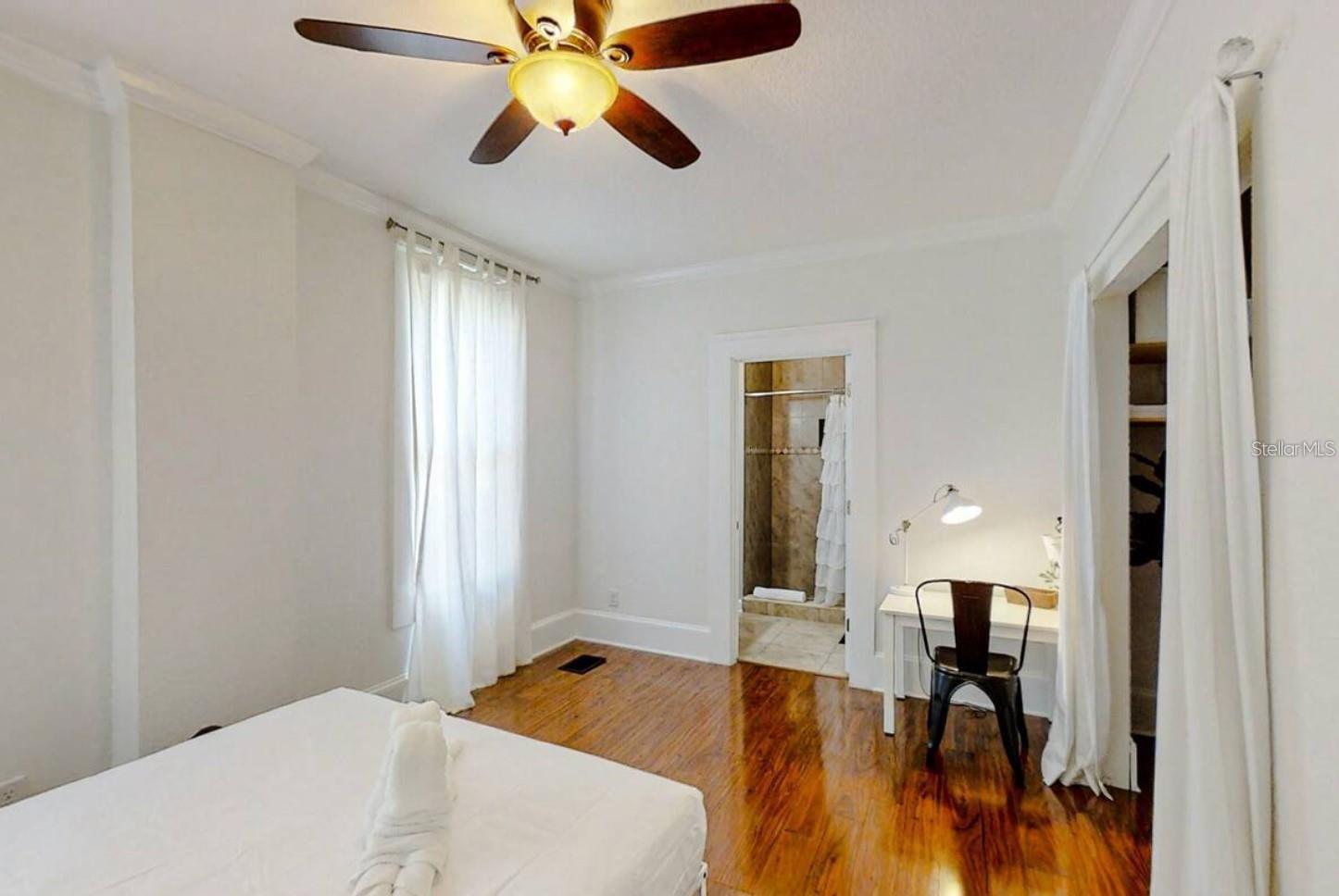 510 E AMELIA AVE — photo 9