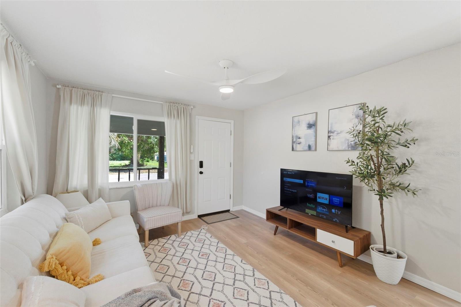 3607 E 24TH AVE — photo 3