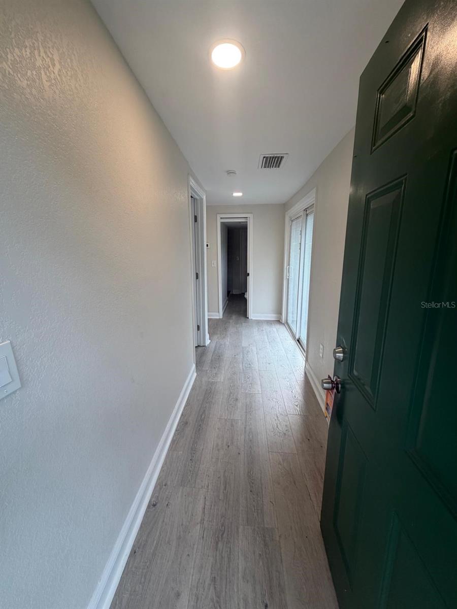 8424 N HIGHLAND AVE — photo 2