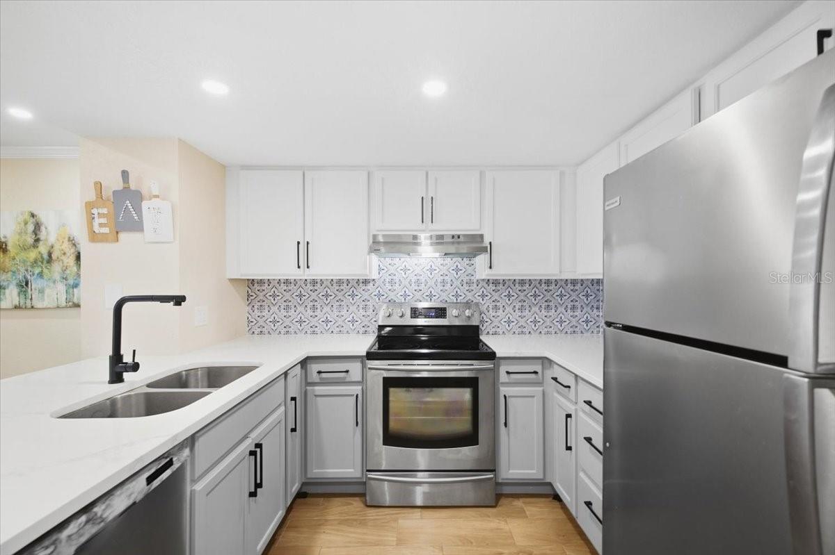 4769 PURITAN CIR #401 — photo 9