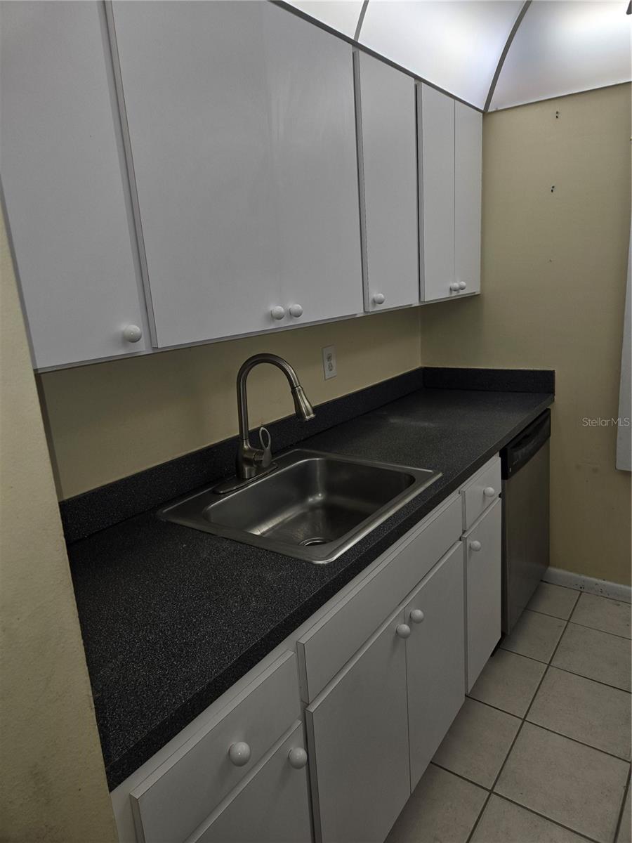 2302 S MANHATTAN AVE #214 — photo 8