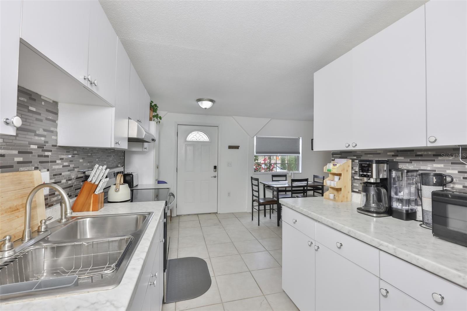 2575 S HIMES AVE #A — photo 4