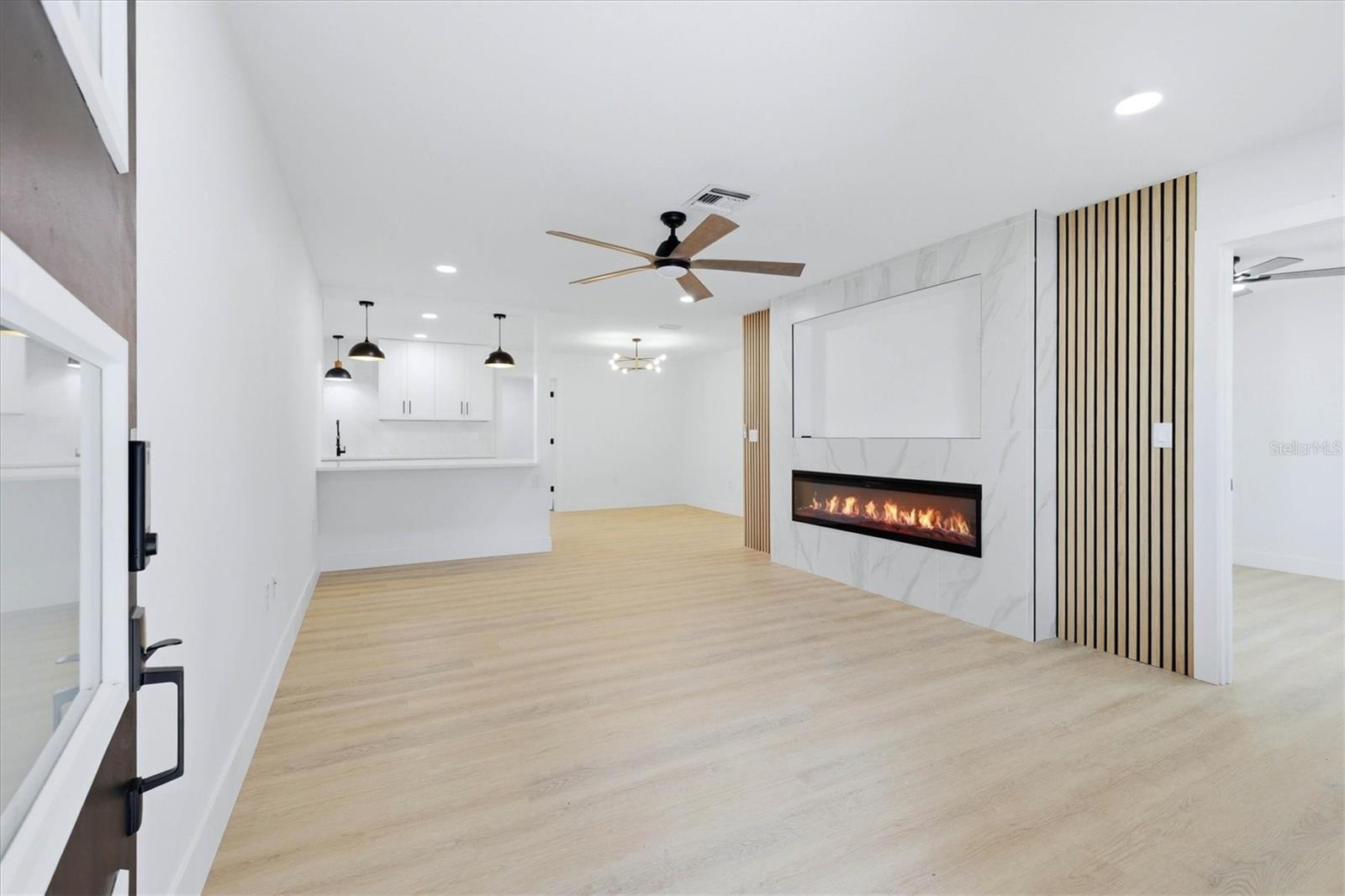 4420 W BAY COURT AVE — photo 3
