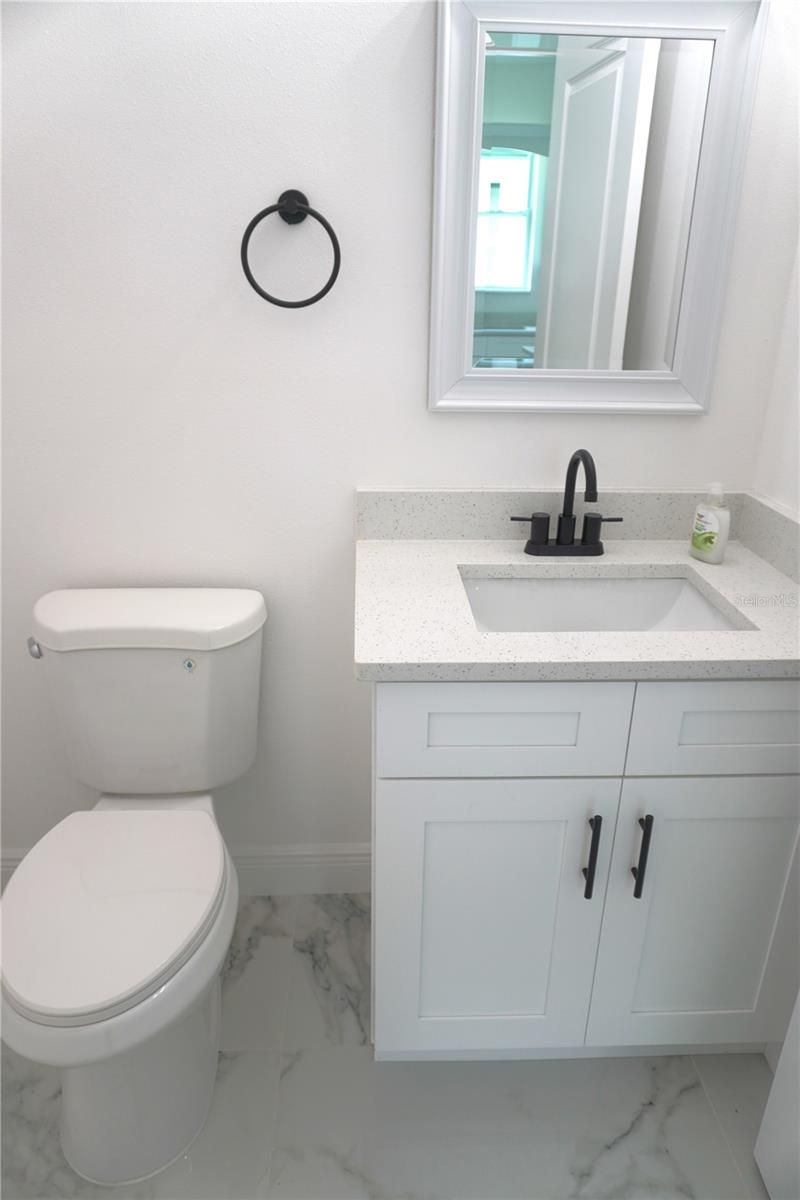 8924 N ORLEANS AVE — photo 10