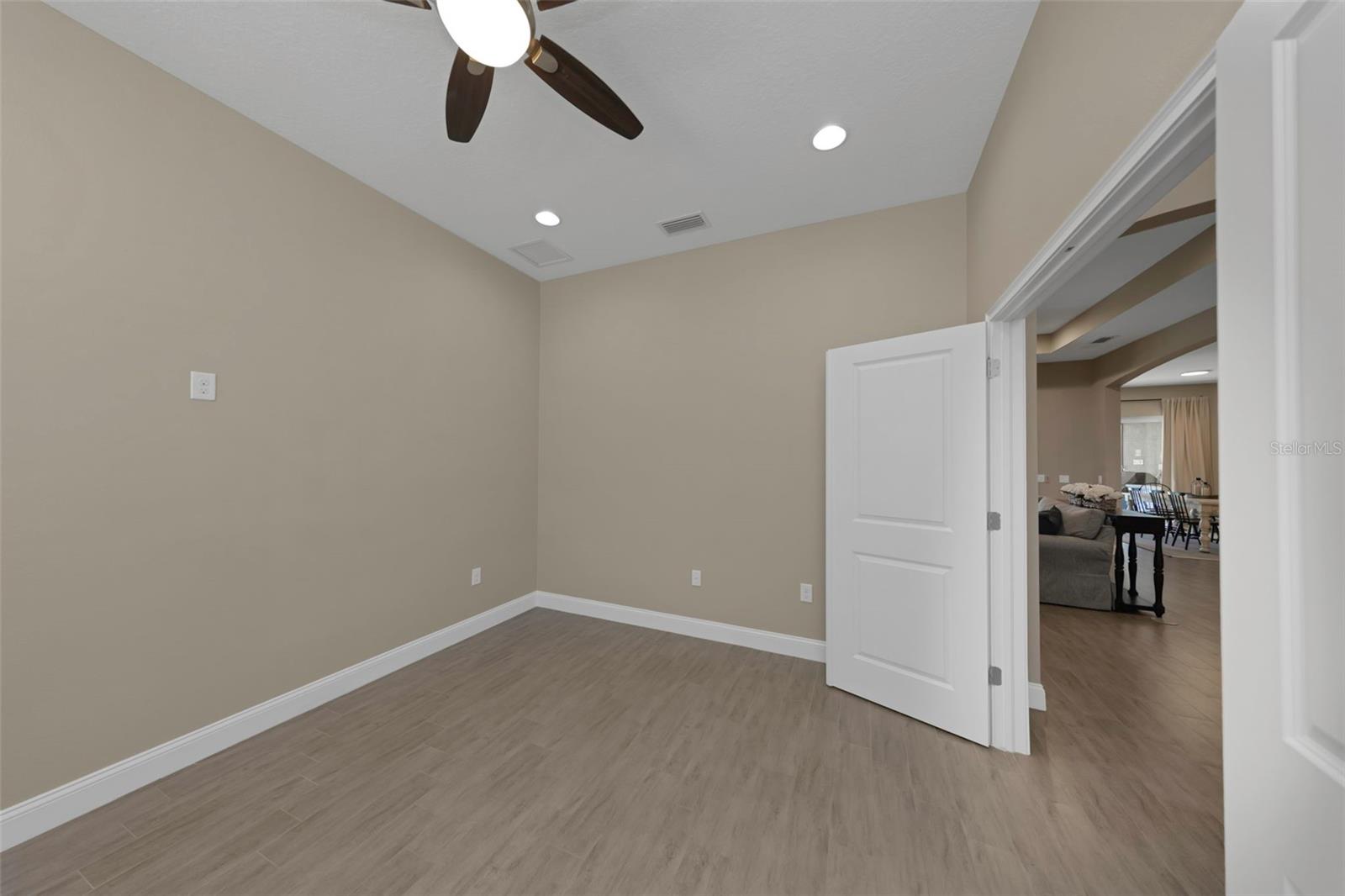 5925 MOHR RD — photo 9