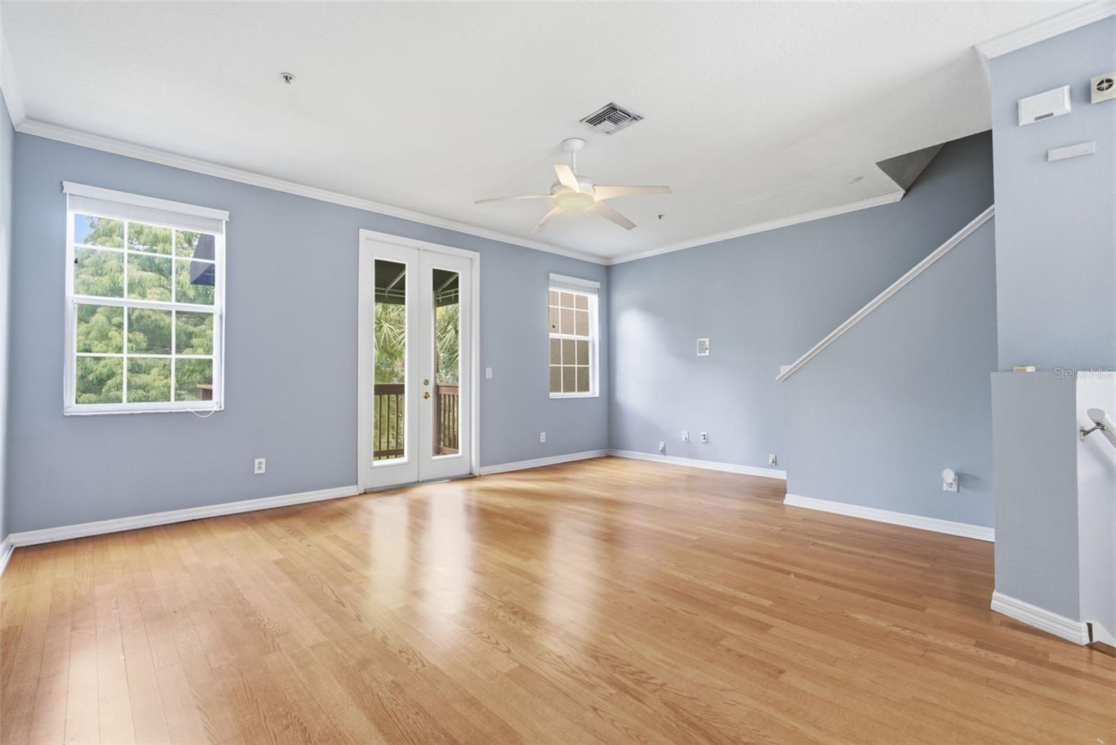 3011 POINTEVIEW DR — photo 8
