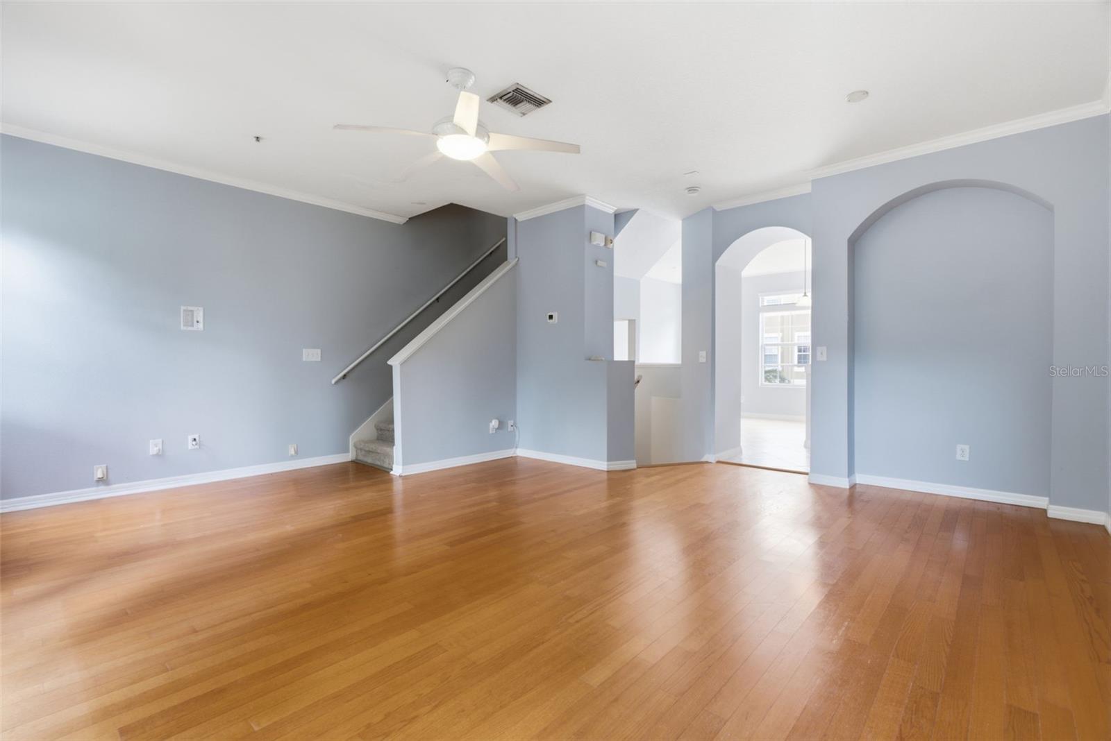 3011 POINTEVIEW DR — photo 9