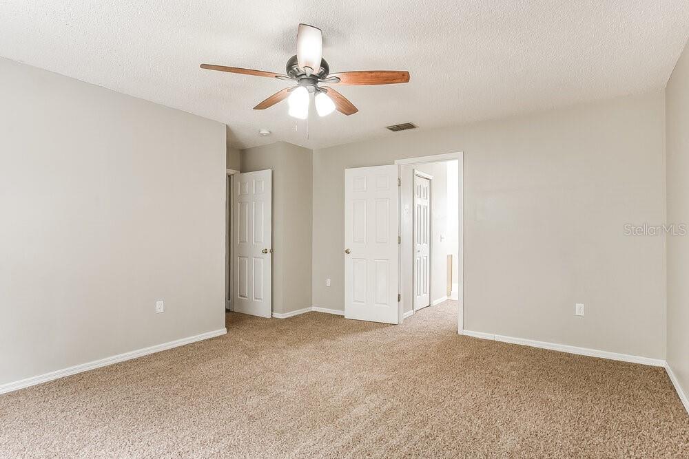 4231 STONEFIELD DR — photo 9