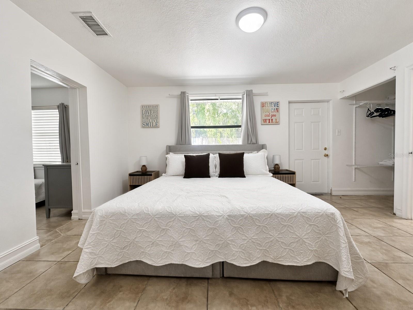 6508 N GLEN AVE — photo 8