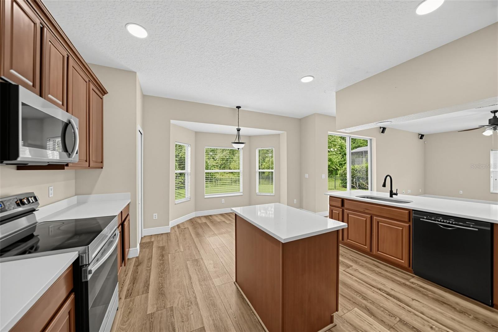 10106 HIDDEN DUNES LN — photo 9