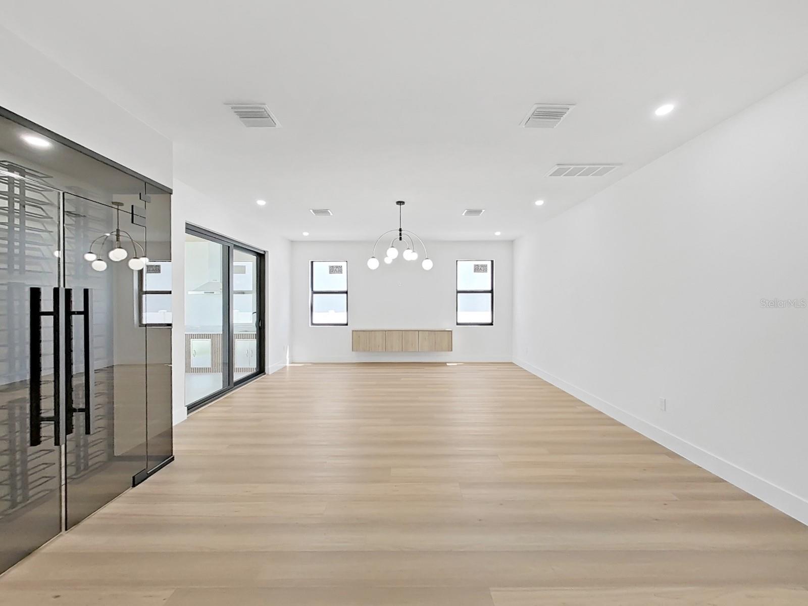 1505 W GRACE ST — photo 11