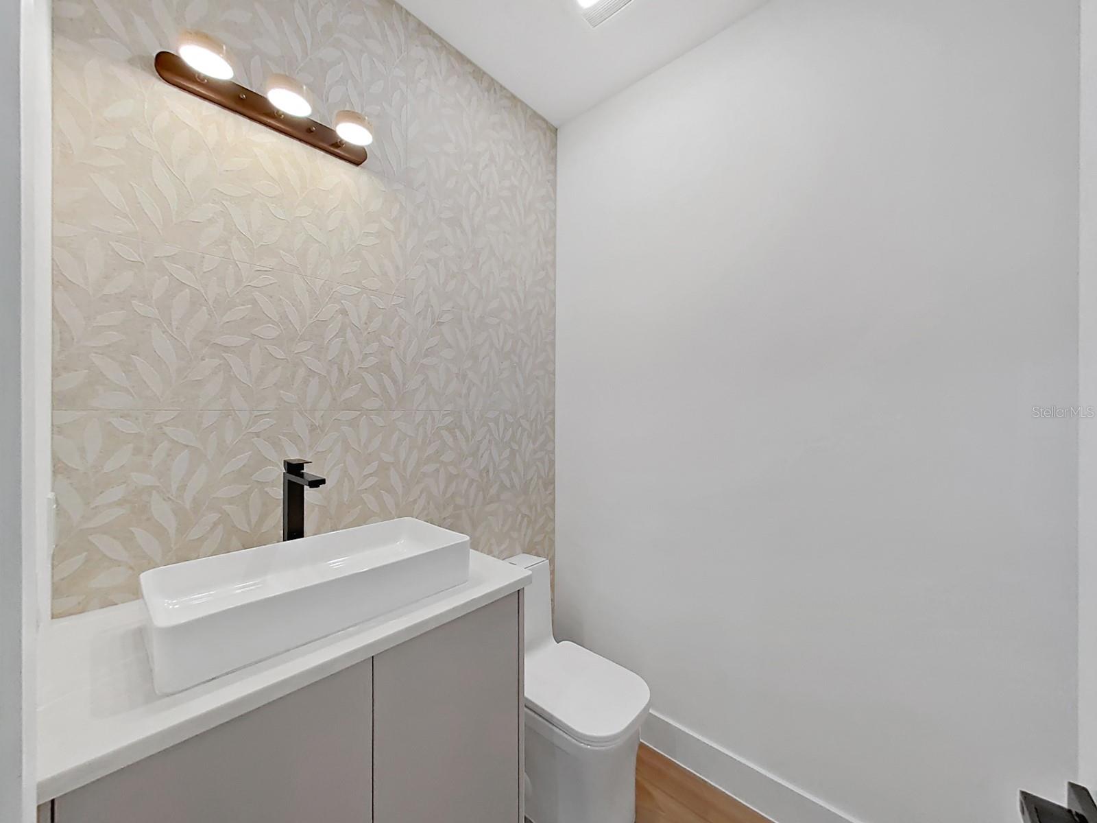 1505 W GRACE ST — photo 9