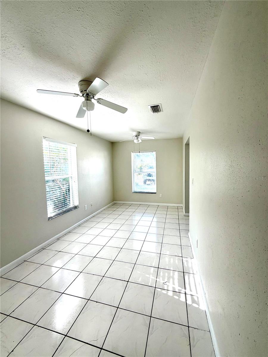 2119 W HENRY AVE — photo 12