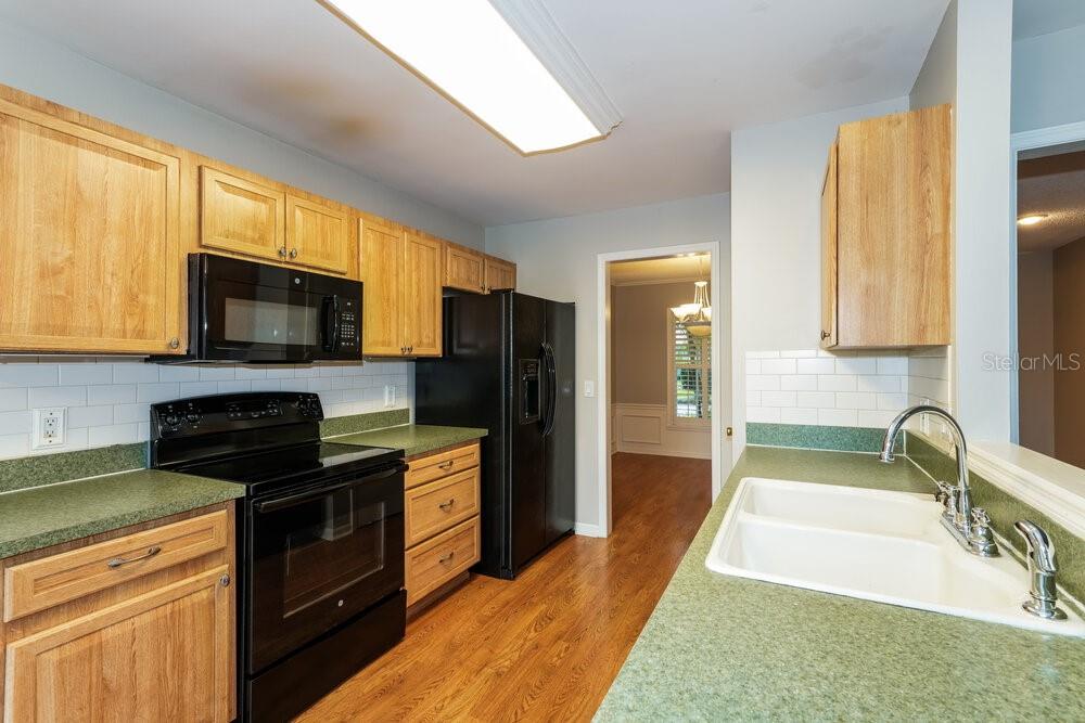 17703 PARKWAY GREEN LN — photo 8