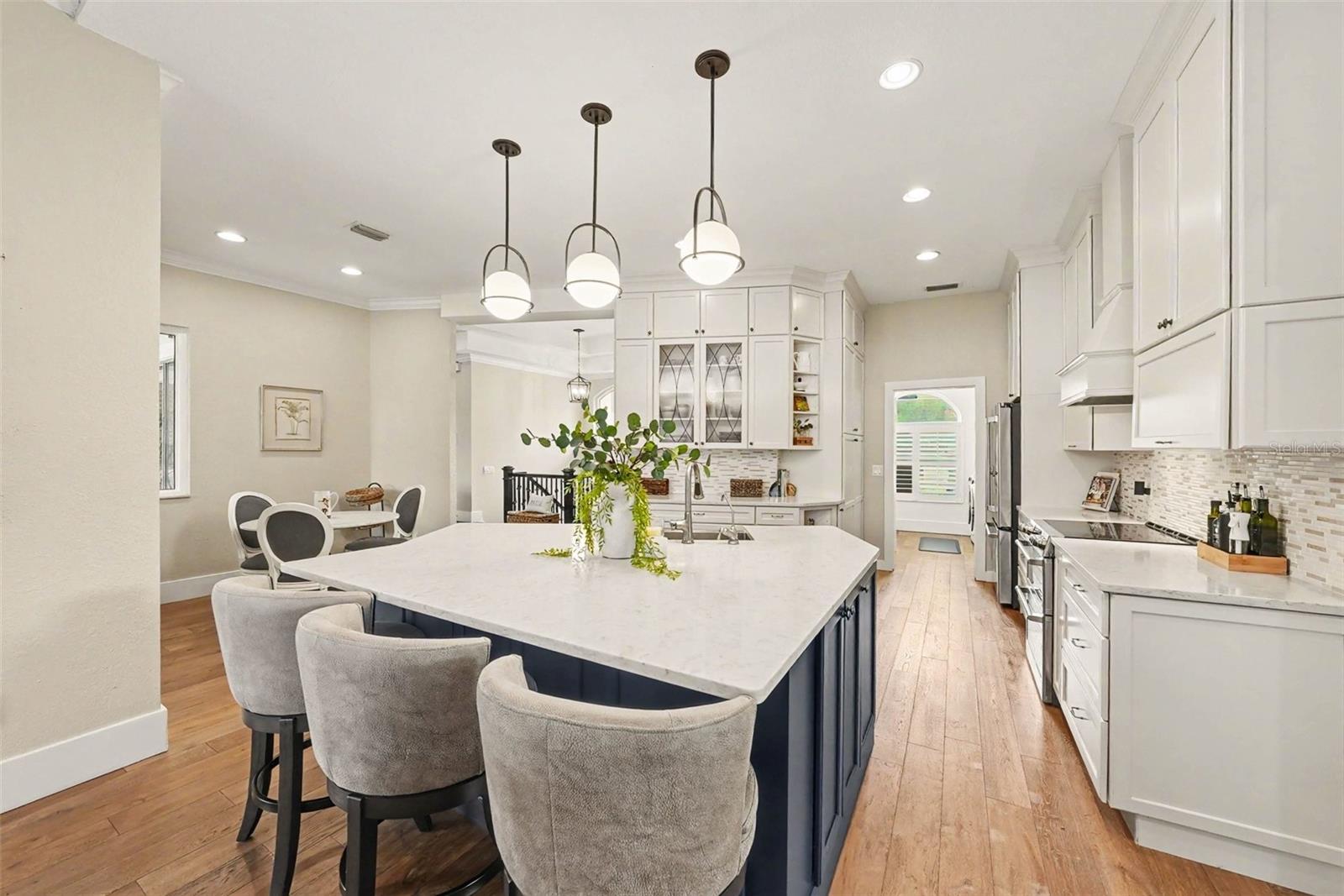 1021 W HENRY AVE — photo 12